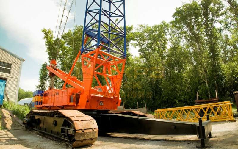 Гусеничный кран мкгс-100.1