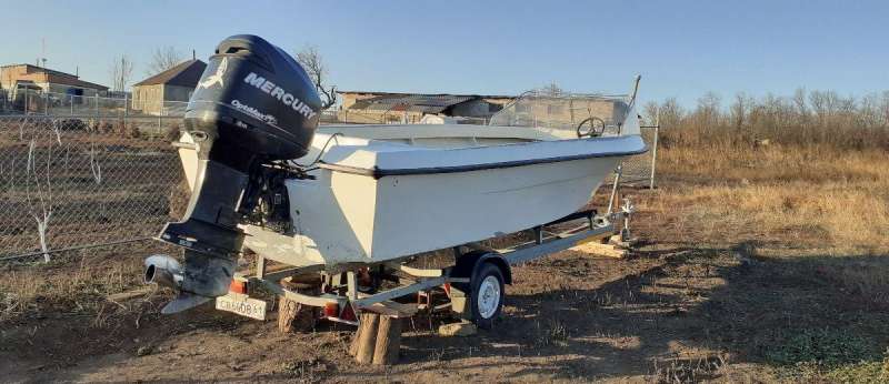 Продаю лодку 680 и мотор меркурий 250