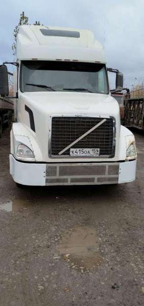 Volvo VNL, 2003