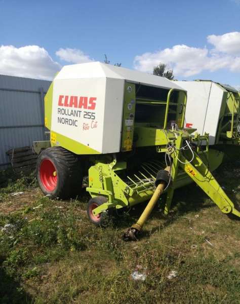 Пресс- подборщик рулонный Claas Rolland 255