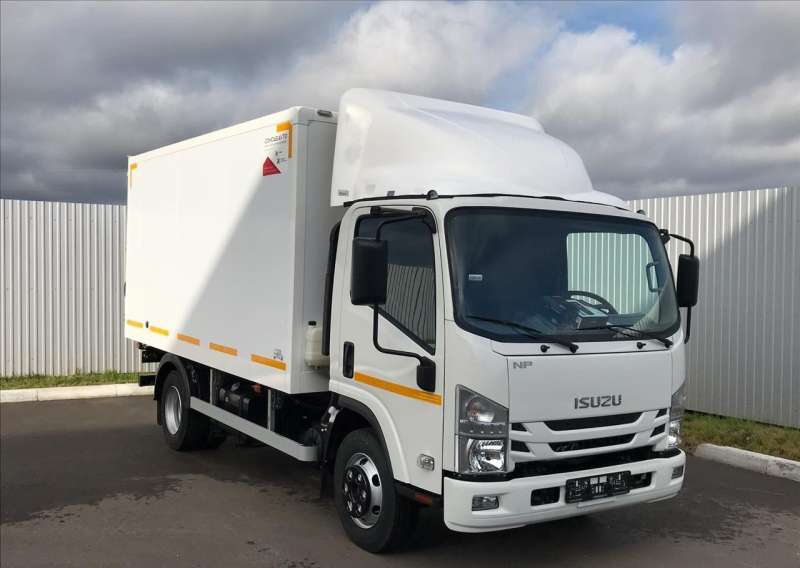 Промтоварный фургон Isuzu Elf 7.5