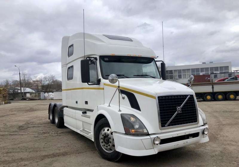 Volvo VNL 780