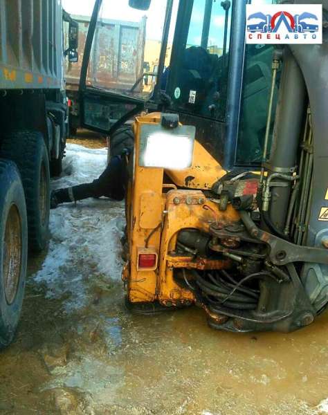 Продается Погрузчик - Экскаватор Volvo BL71