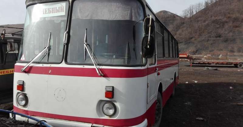 Автобус лаз-695 учебный