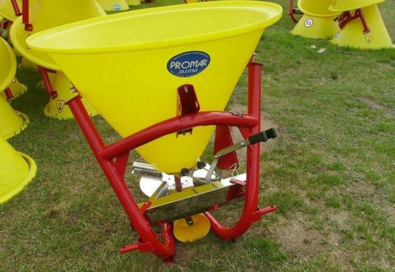 Разбрасыватель удобрений 300-500литров Польша