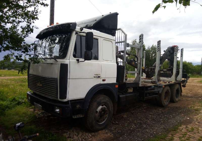 Лесовоз маз 6303 с манипулятором