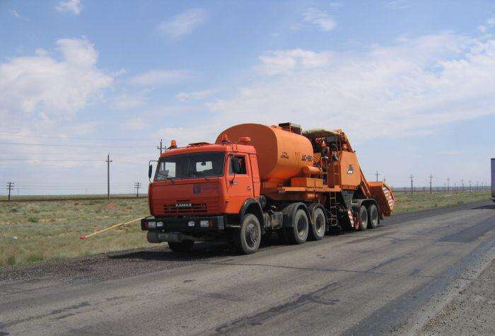 Битумощебнераспределитель дс-180