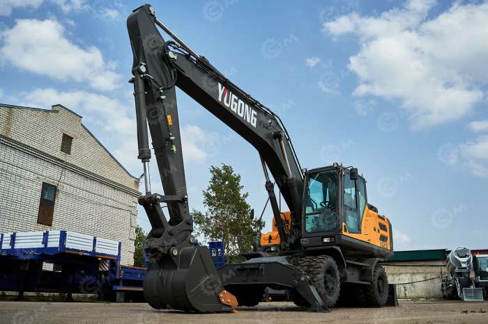 Экскаватор колесный YugonG Y G 215