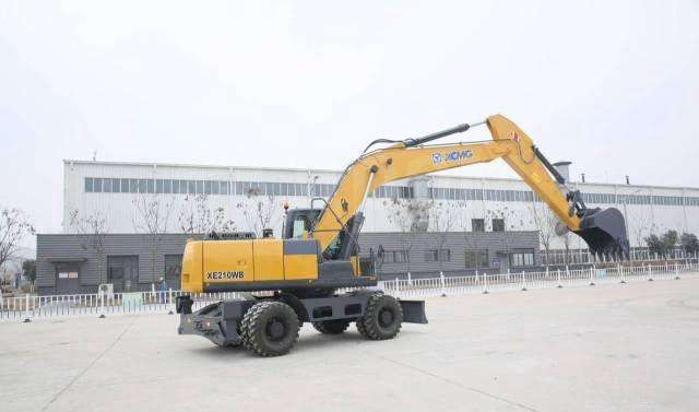 Колёсный экскаватор XCMG XE210WB, 2021