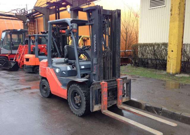 Автопогрузчик toyota 62-8FD30