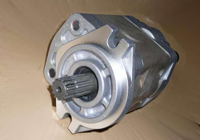 Насос гидравлический на крановую установку unic