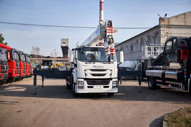 Автокран на шасси Isuzu 4x2 151кВт VGS16 гп 16т