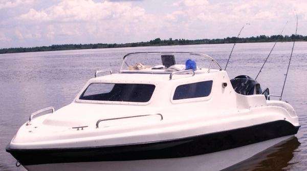 Новый катер с каютой Неман500 (в наличии)