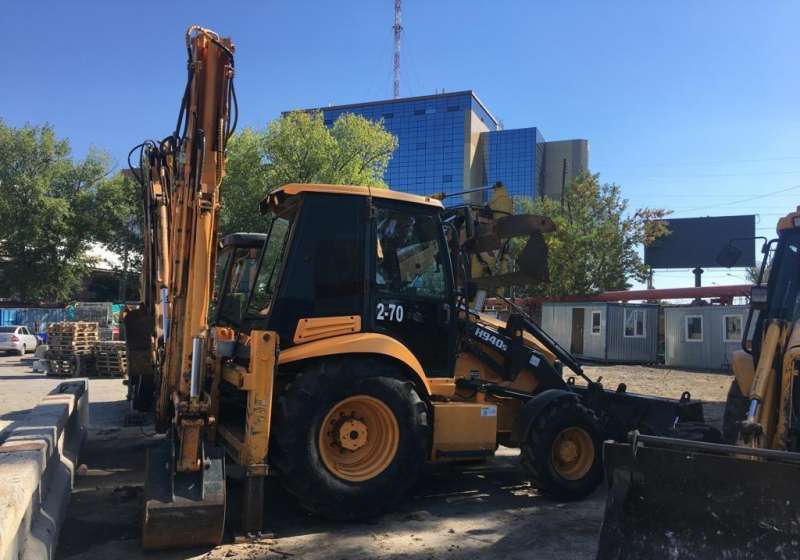 Экскаватор погрузчик Hyundai H940S 2013