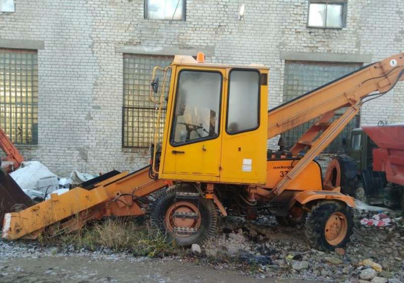 Продам снегопогрузчик Амкадор 37