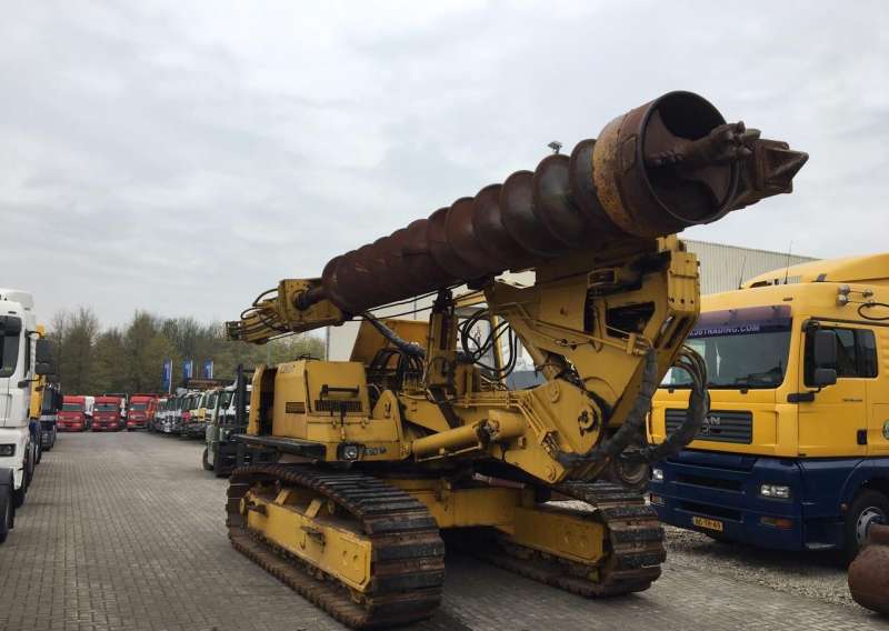 Продаю буровую либхер 35 тонн