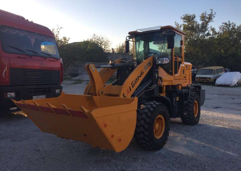 Фронтальный погрузчик LaiGong 935 с быстросъёмом