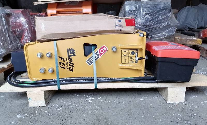 Гидромолот на мини-экскаватор Bobcat 442 E60 E64 E80