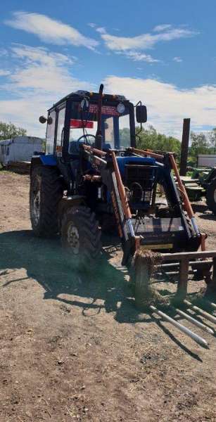 Трактор мтз 82 с фронтальным погрузчиком