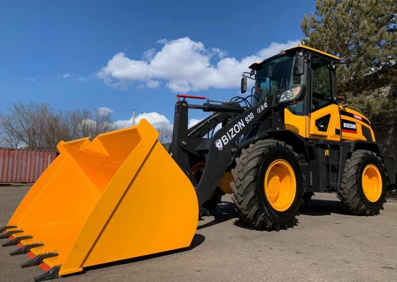 Фронтальный погрузчик BIZON 930, 2022
