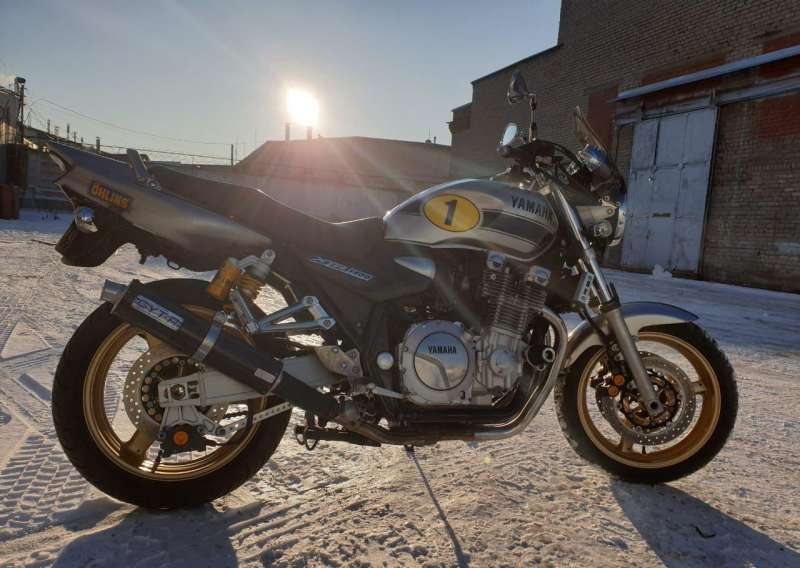 Продаю мотоцикл Yamaha XJR 1300 юбилейной версии