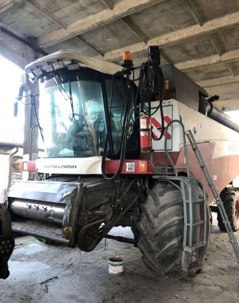 Зерноуборочный комбайн PCM-142 acros-530