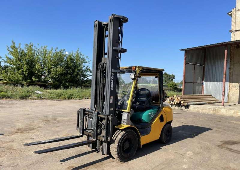 Вилочный погрузчик Komatsu FG30T-16