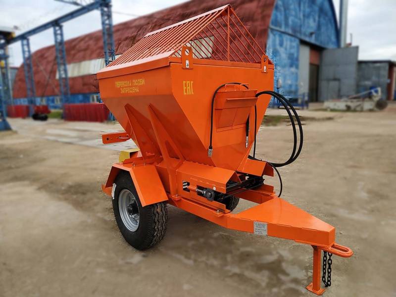 Разбрасыватель песка прицепной A–415