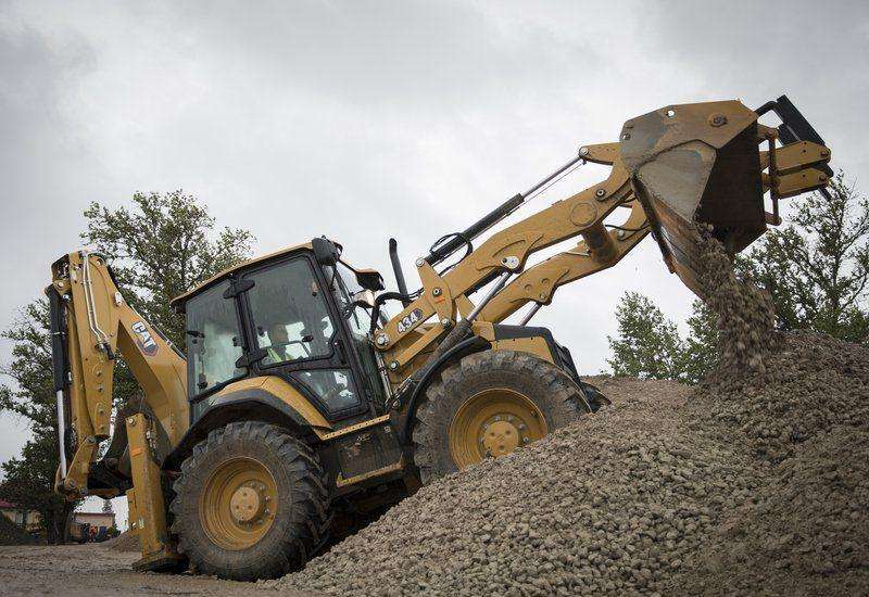 Экскаватор-погрузчик CAT 434, 2021