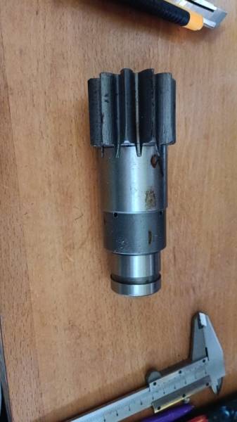 Вал гидромотора поворота башни Orbit motor 2-290D0Y7-E