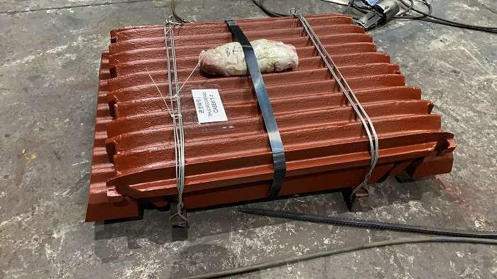 Плиты дробящие для дробильной установки Komatsu BR380