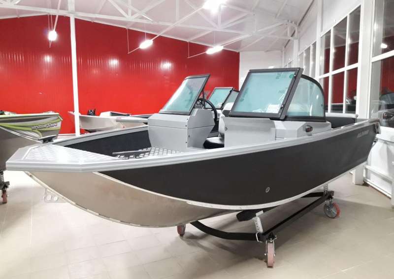 Моторная лодка Волжанка 46 Фиш