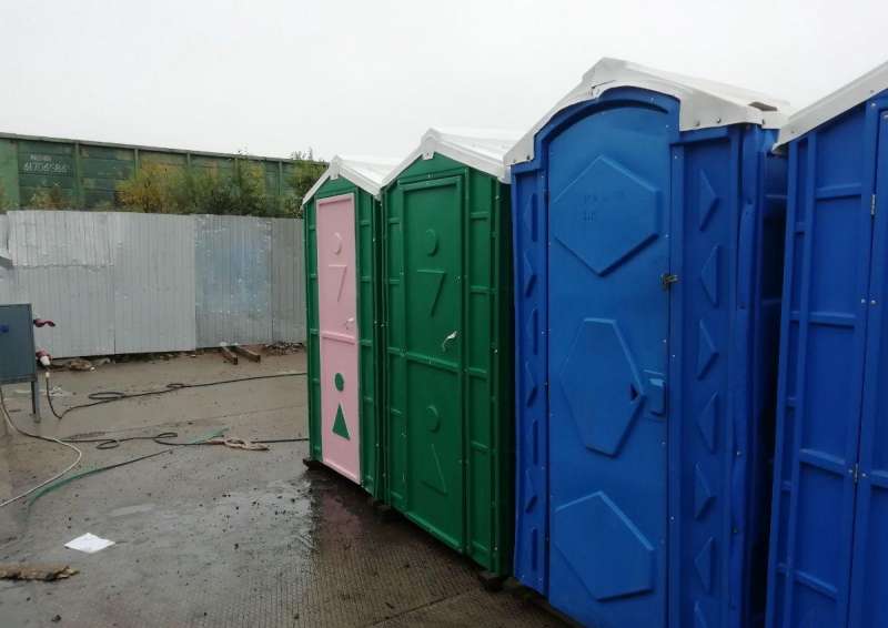 Туалетные кабины, арендуют здесь