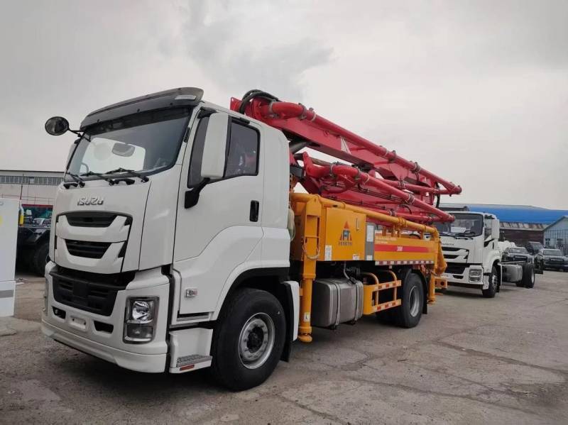 Автобетононасос Isuzu Giga (2024)