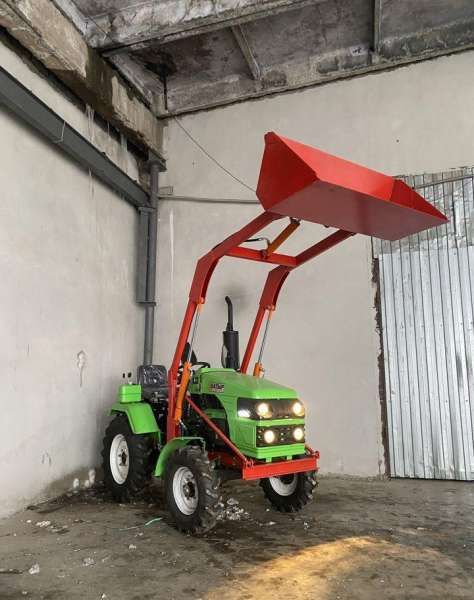 Рустрак Р18 с фронтальным погрузчиком