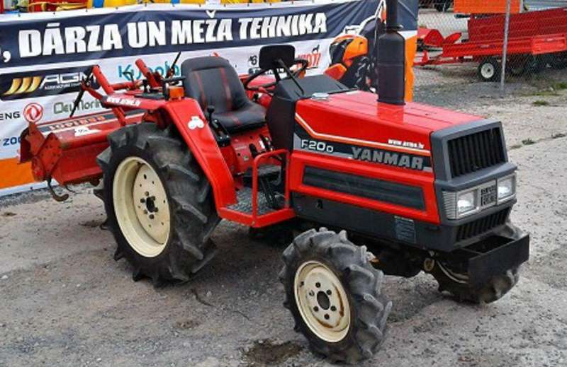 Kubota X-20 минитрактор с фрезы