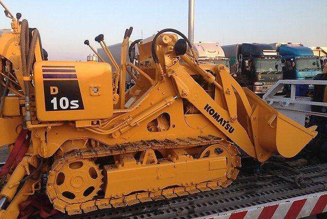 Komatsu D10 S бульдозер в наличи