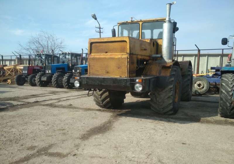 Трактор К-700