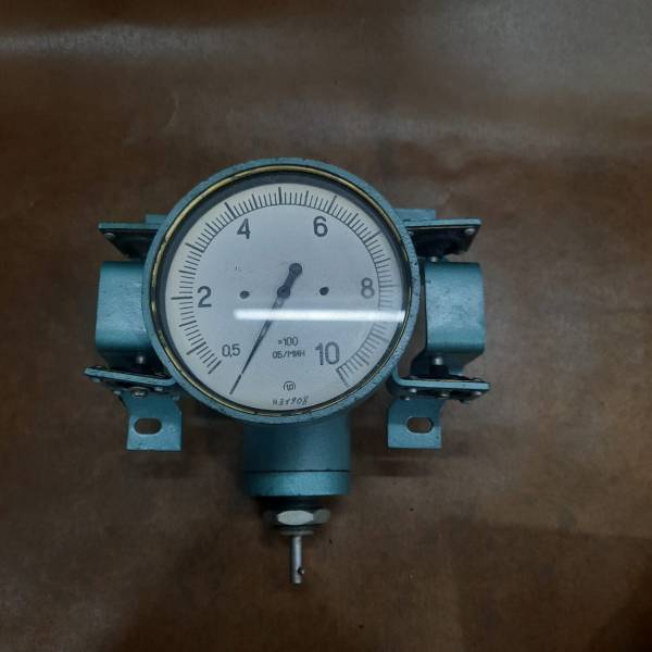 Прибор тахометра показывающий ТМ-1-1Л