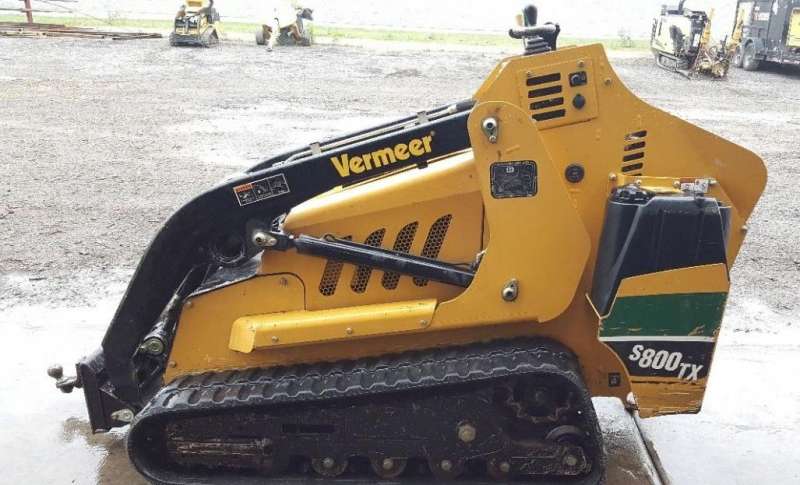 Мини погрузчик с бортовым поворотом Vermeer S800TX