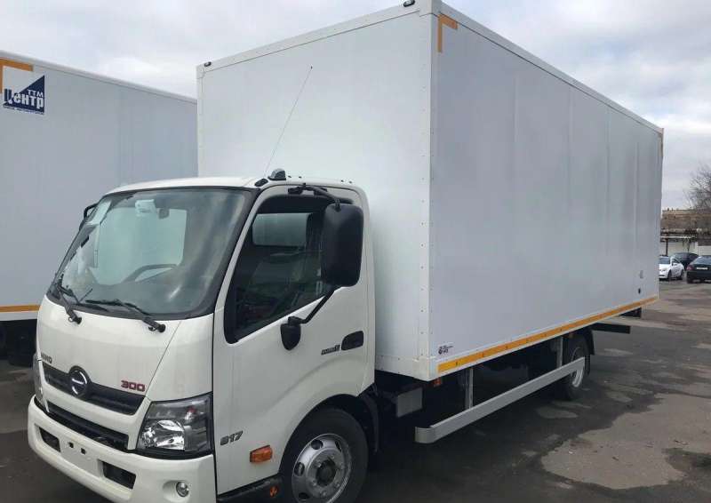 Hino 300 Фургон промтоварный