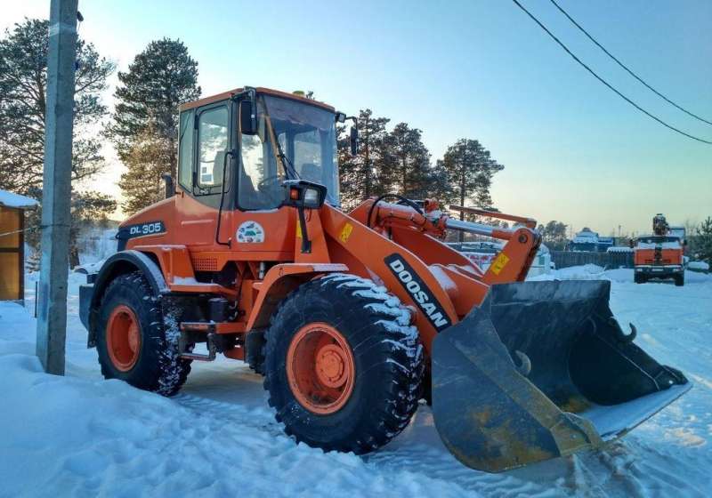 Фронтальный погрузчик Doosan DL 305