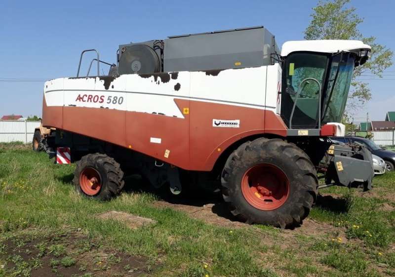 Зерноуборочный комбайн Акрос-580