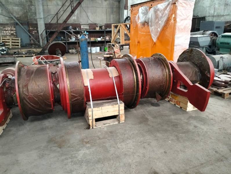 Вал эксцентриковый в сборе (с шатуном) дробилки СМД-118