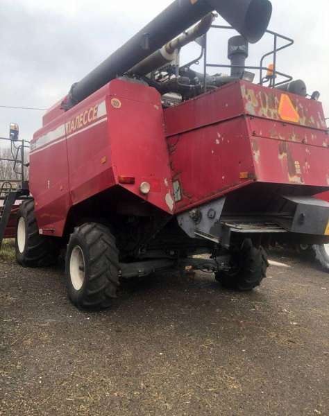 Комбайн зерноуборочный полесье 1218