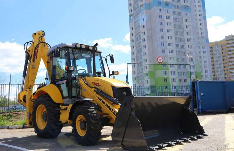 Экскаватор-погрузчик New Holland B90B LR (Италия)