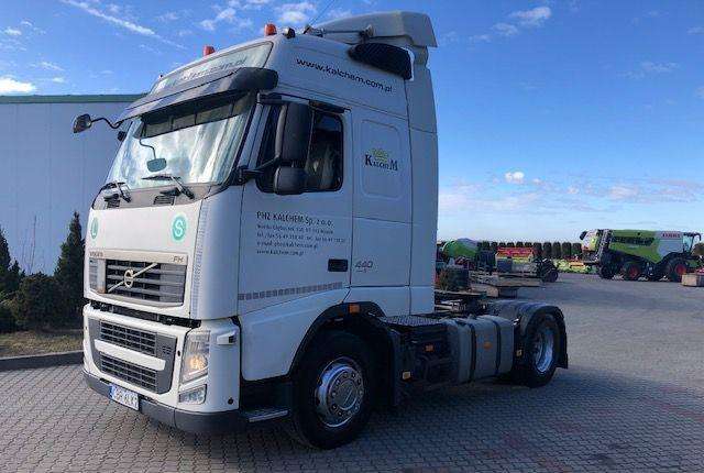 Тягач Volvo FH 440