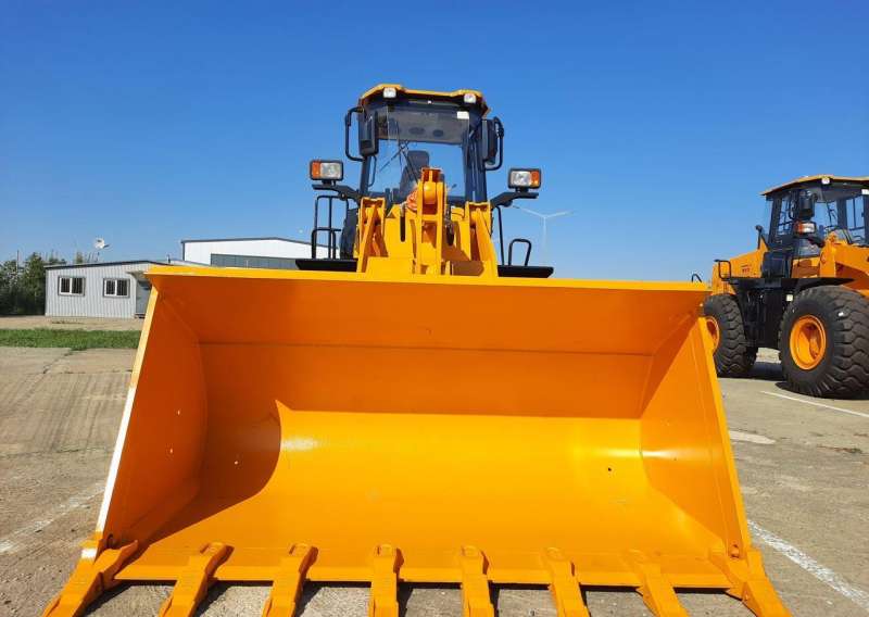 Фронтальный погрузчик Lonking LG833N