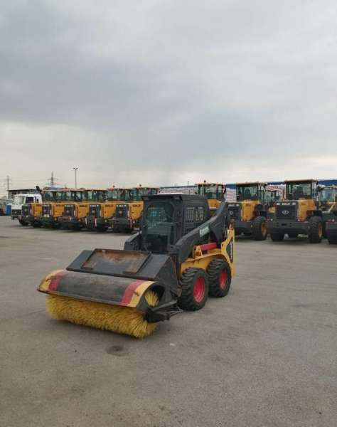 Мини-погрузчик Dongin LP950J, 2012