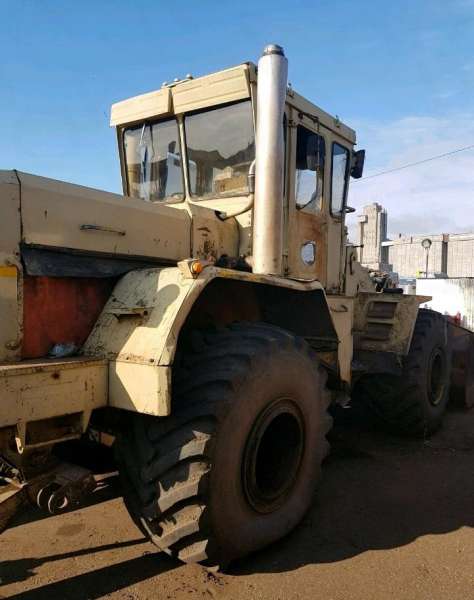 Фронтальный-погрузчик к-702